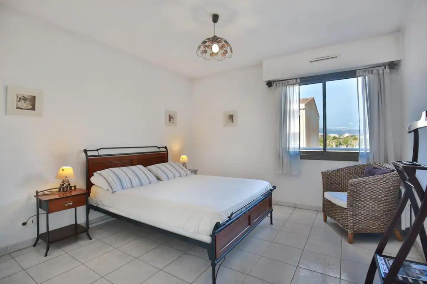 Charming Two-Bedroom Apartment With Balcony And Garage By The Marina Antibes Eksteriør bilde